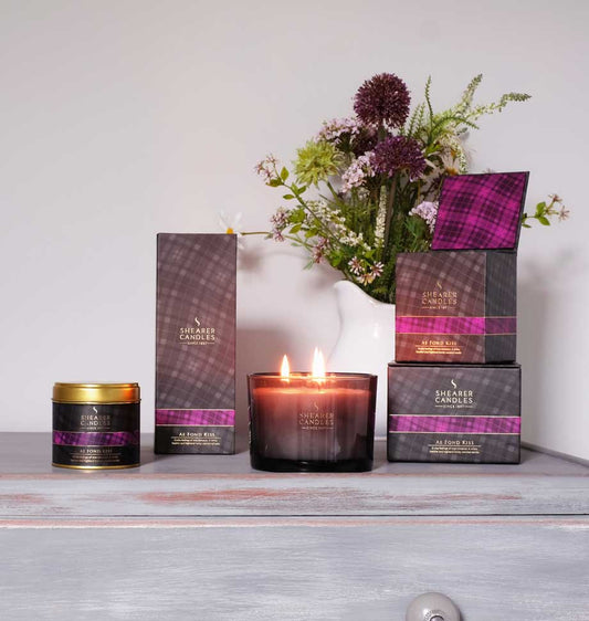 Ae Fond Kiss Tin Candle